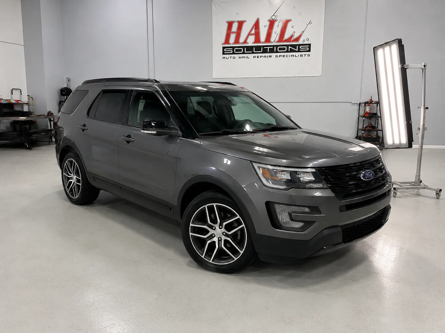 2018 Ford Explorer — Magnetic Gray after hail damage repair by Hail Solutions in Kansas City, MO